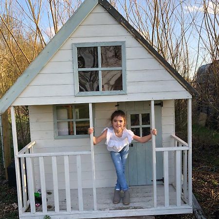 Willow Court Farm Studio South & Petting Farm, 8 Mins From Legoland & Windsor, 15 Mins From Lapland Uk Exterior photo